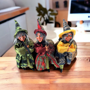 Kitchen Witch Ulva – Red