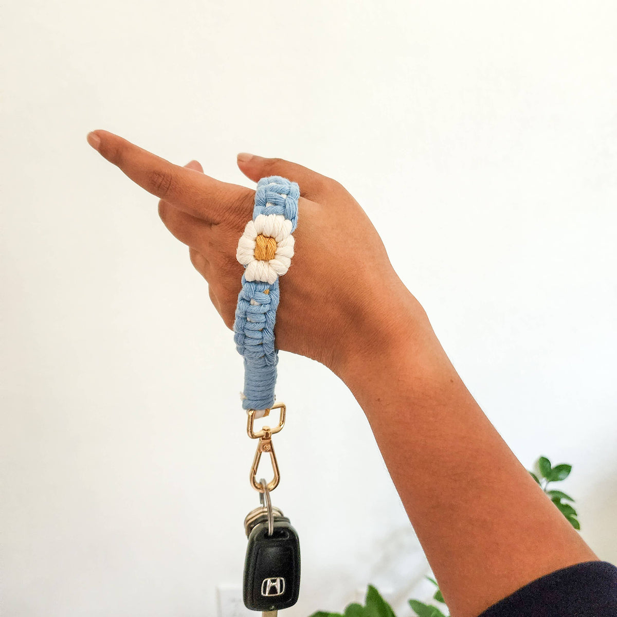 Handwoven Mini Floral Finger Keychain