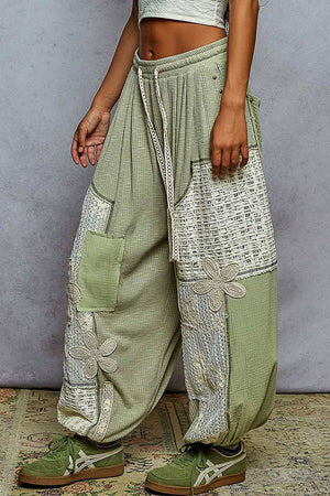 Solid pattern patch detail rib knit jogger pants