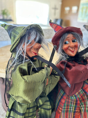 Kitchen Witch Ulva – Red
