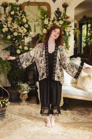 Honey & The Moon Pixie Duster Crop Kimono w/ Florals & Bees