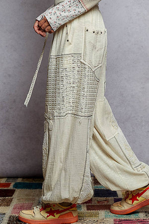 Solid pattern patch detail rib knit jogger pants