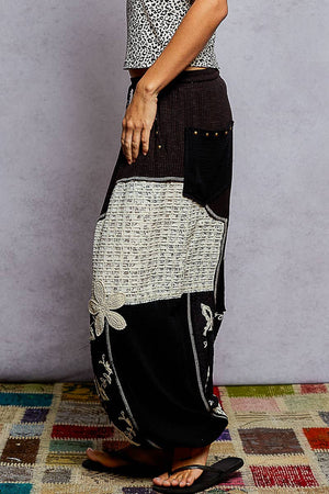 Solid pattern patch detail rib knit jogger pants