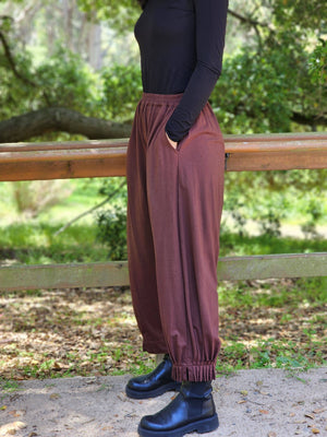 BOTTOM GATHER PANT JERSEY BROWN