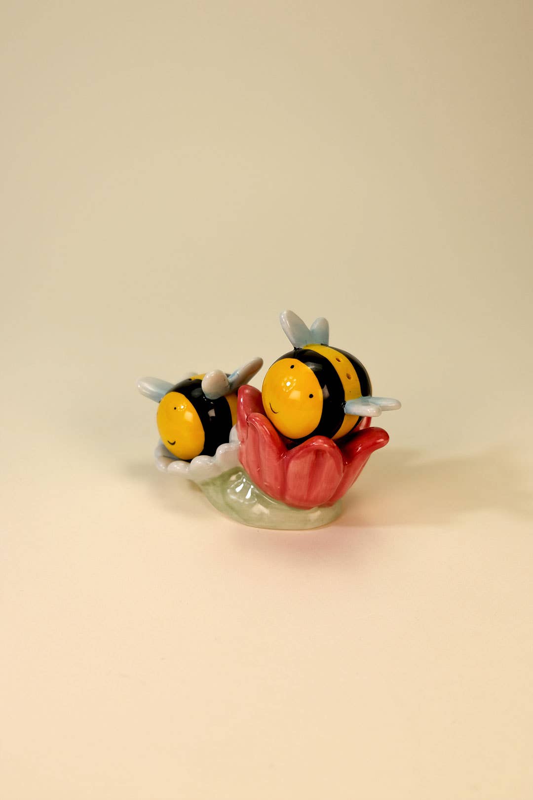 Bumble Bee & Flower Salt and Pepper Set