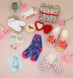 Strawberry Ruffle Grip Ankle Socks – White