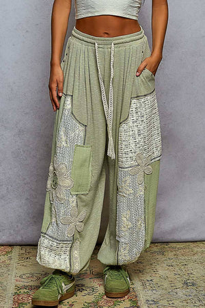 Solid pattern patch detail rib knit jogger pants