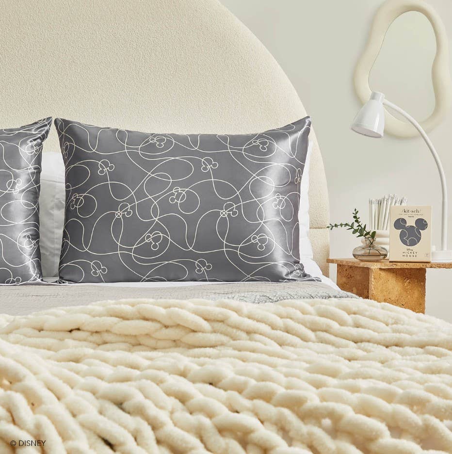 Mickey & Minnie Satin Pillowcase – Mickey Maze