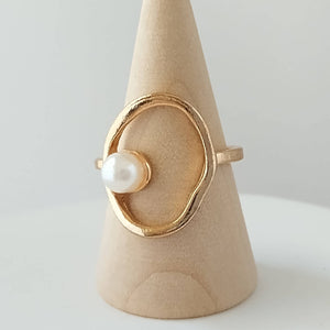 Gold Oval Pearl  Ring, Costume Ring