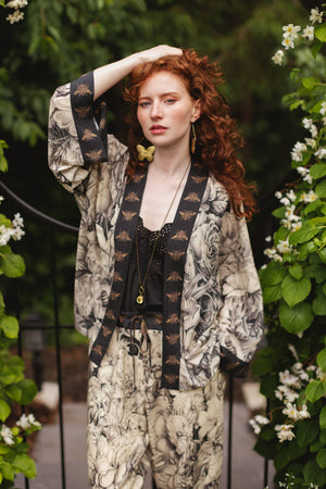 Honey & The Moon Pixie Duster Crop Kimono w/ Florals & Bees