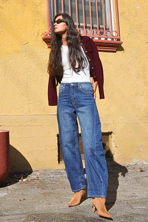 HIGH RISE RELAXED TAPERED DARK WASH BARREL JEANS