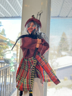 Kitchen Witch Ulva – Red
