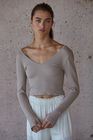 Double V-Neck Seamless Thumbhole Crop Top - Black