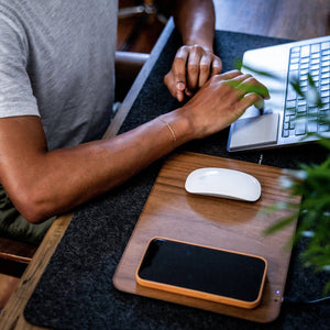 Real Wood Wireless Charging Mousepad - Aromatic Cedar