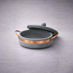 Handmade Brazilian Soapstone Pan | 2.0L / 2.1 Qt | Naturally Non-Toxic