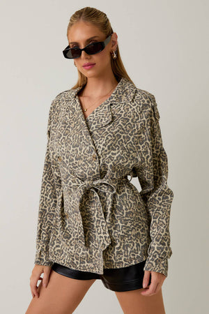 LEOPARD PRINTED DOUBLE BREASTED SHORT TRENCH COAT