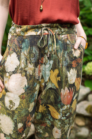 I Dream in Flowers Linen Cropped Artist Pants w/ Bees Floral