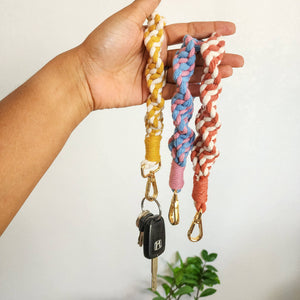 Macrame Dual-Toned Twisted Cotton Wristlet