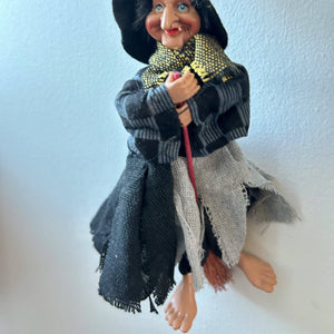 Kitchen Witch Elsbeth – Blue