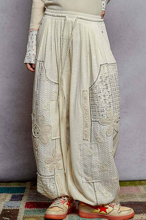 Solid pattern patch detail rib knit jogger pants