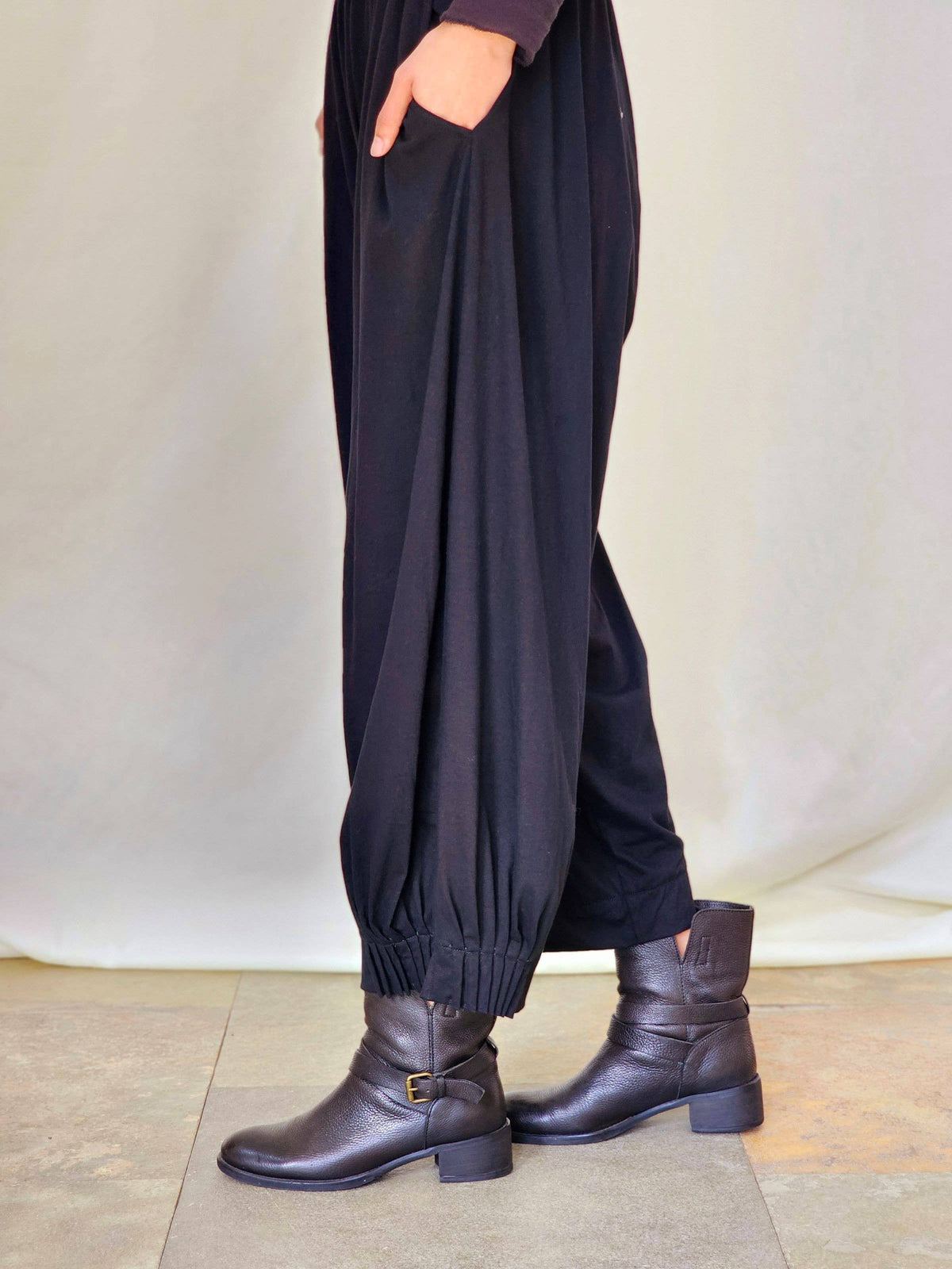 Bottom Gather Pants - Black