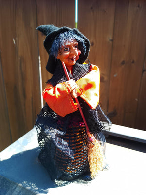 Kitchen Witch Quincie – Orange